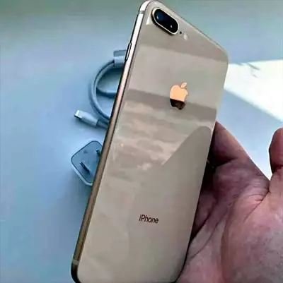  صورة 1 ايفون 8 plus إماراتي