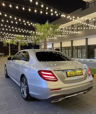  صورة 10 مرسيدس E class 350 موديل 2020