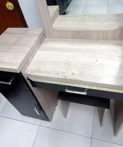  صورة 3 Pan Emirates Dressing table with stool for immediate sale