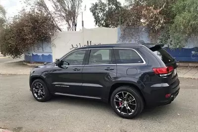  صورة 9 جيب جراند شيروكي srt 2015