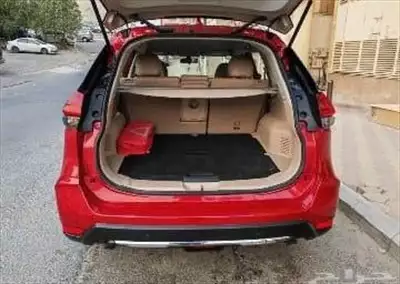  صورة 2 السياره نيسان الموديل 2019