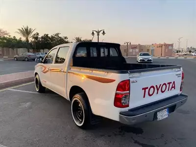  صورة 1 TOYOTA هــــايلـــــوكس 2014م الجير عـــــــــــا