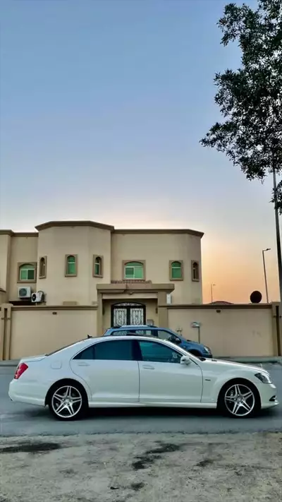  صورة 2 سيارة مرسيدس C350