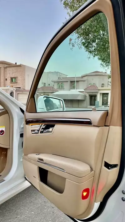  صورة 4 سيارة مرسيدس C350