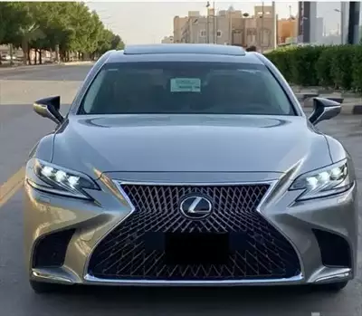  صورة 1 سيارة لكزس 2019 LS 350