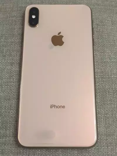  صورة 1 ايفون xs max نظيف