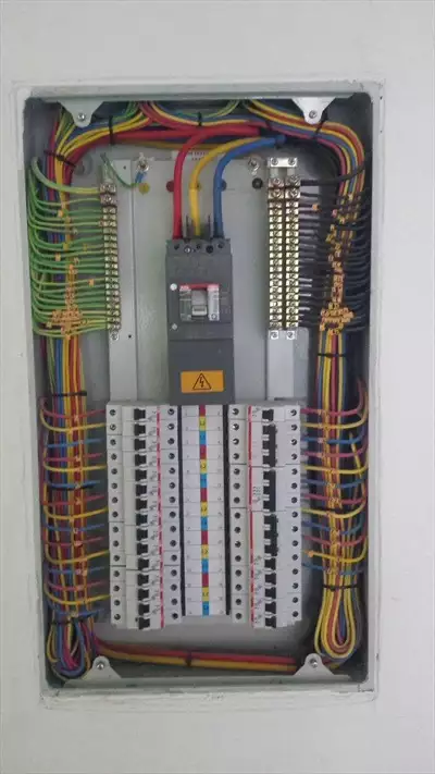  صورة 4 مهندس كهرباء