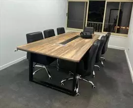 صورة - ترابيزه اجتماعات meeting Room