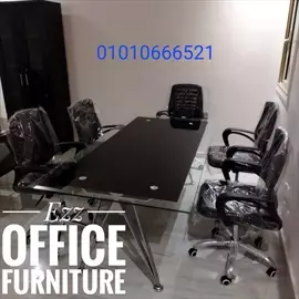 صورة - ترابيزه اجتماعات زجاج سيكوريت ضد الكسر من تسليمات Ezz office furniture للاثاث المكتبي