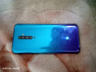  صورة 2 oppo reno2f معاه العلبه وشاحن مش مغير حاجه يوجد شرخ بسيط في اسفل الضهر 63757