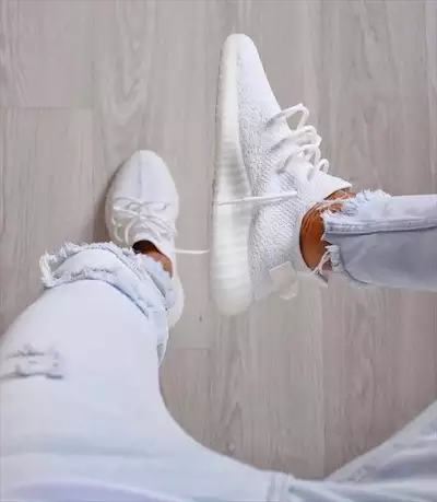  صورة 1 كوتشي رجالي مستورد Adidas Yeezy