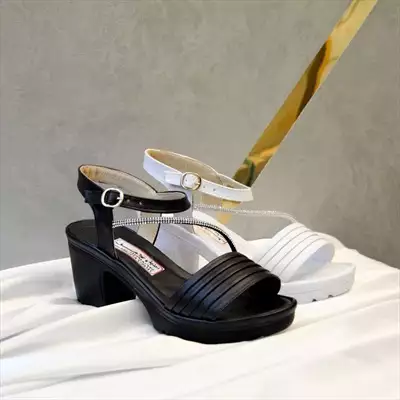  صورة 1 صندل ترندي موووت بكعب 5 سم مريح وعملي جدا ️ Size 37to41 قالب مظبوط Price 400 عموله 50 Code ch8514