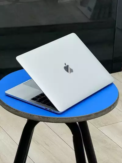  صورة 6 MacBook pro 2018