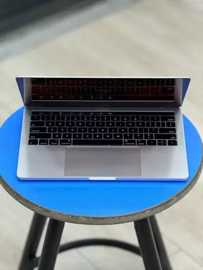  صورة 5 MacBook pro 2018