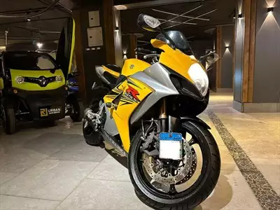  صورة 9 موتسيكل ريس Suzuki GSXR 1000 موديل 2007 عداد 35 000 الف كيلو السعر 400 000