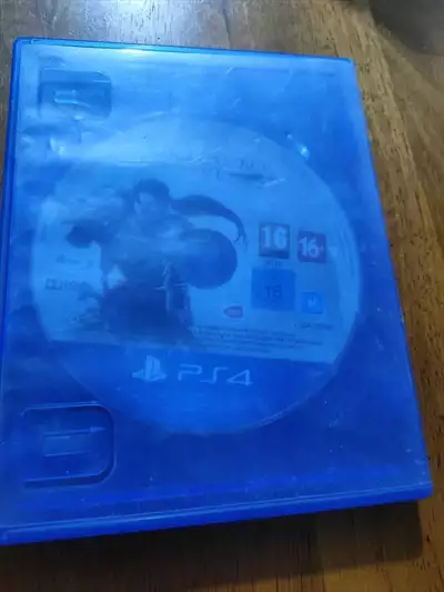  صورة 2 CD PS4 مستعمل بس نظيف جدا