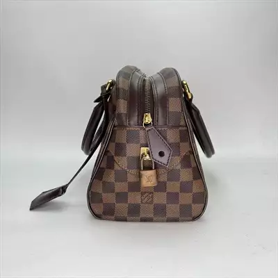  صورة 2 حقائب LOUIS VUITTON باريس للبيع في عمان بـ 17 99 دينار مع توصيل مجاني